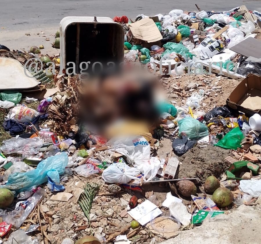 Corpo em decomposição é encontrado dentro de lixo no Benedito Bentes