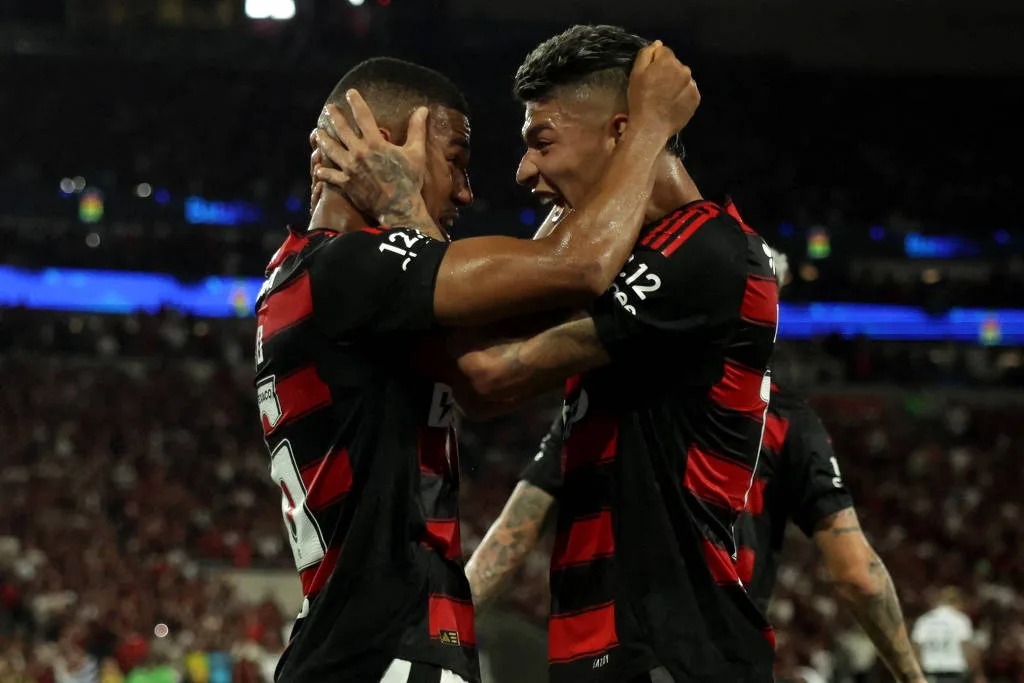 Apoteose vermelho-branca: Flamengo já soma quatro títulos, e agora mira o Intercontinental
