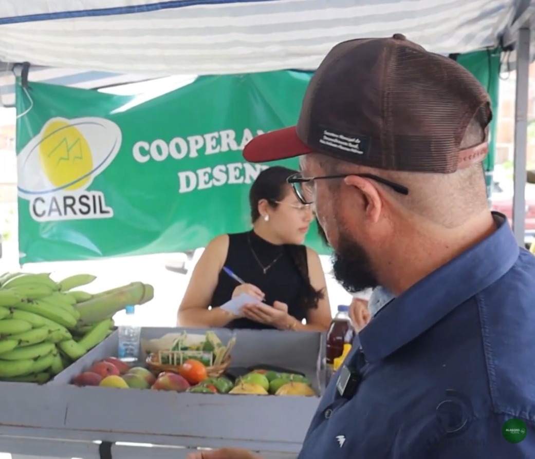 Agricultores utilizam o Canal do Sertão para gerar renda em Santana do Ipanema