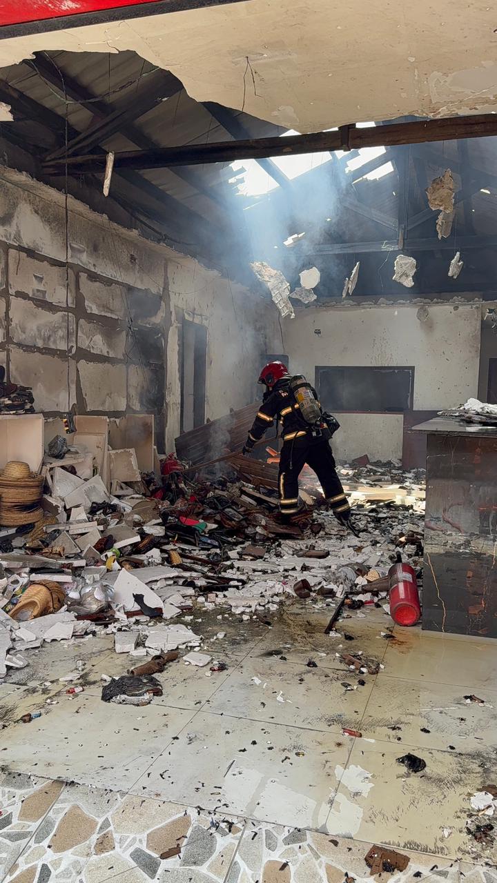 VÍDEO: Incêndio atinge loja de fogos de artifício no Centro de Arapiraca