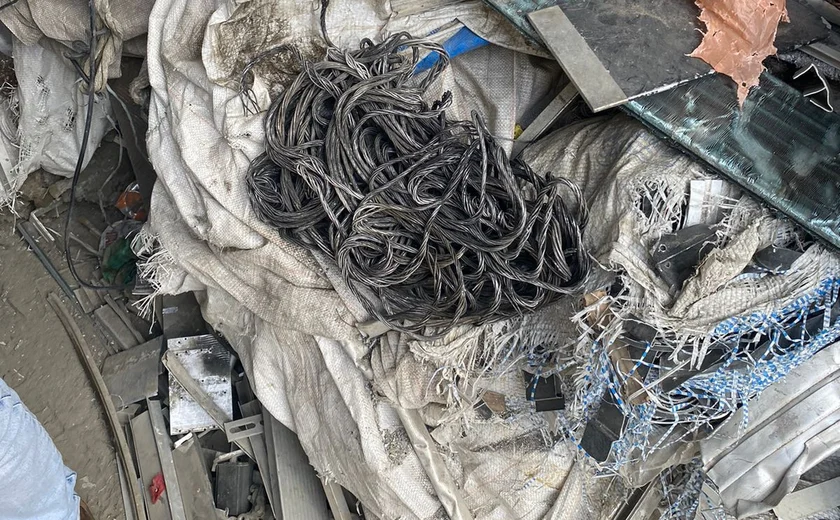 Dono de ferro-velho é preso em flagrante por receptação de fiação elétrica na Serraria