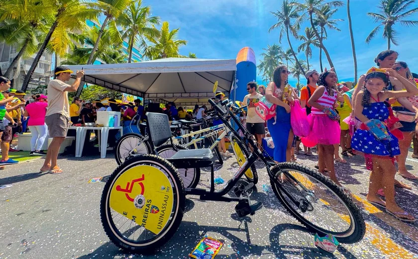 Bike Sem Barreiras leva inclusão e serviços de saúde à orla da Ponta Verde