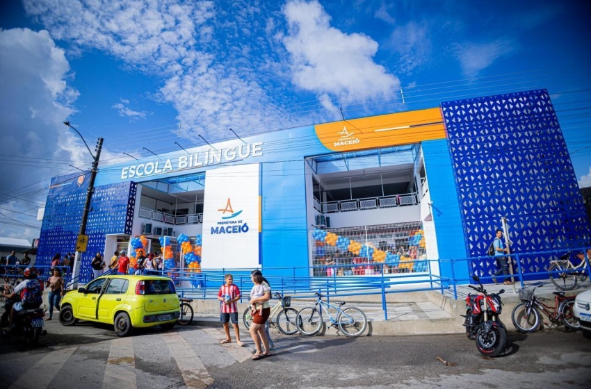 Primeira escola pública bilíngue de Maceió já apresenta resultados
