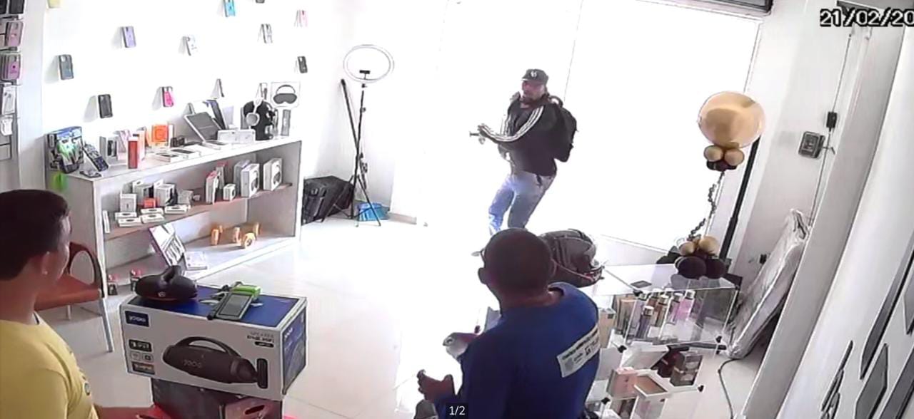 VÍDEO: Loja é assaltada no Canaã, em Maceió, e prejuízo chega a R$ 30 mil