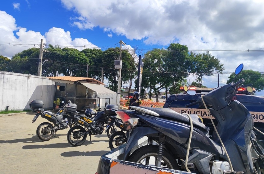 DMTT apreende motoneta roubada em fiscalização de trânsito em Maceió