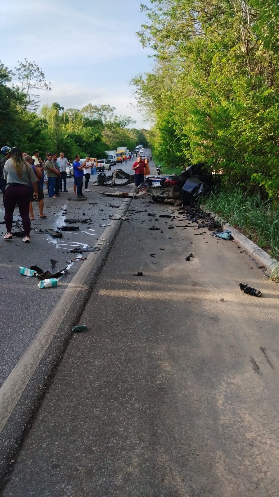 [VÍDEO] Grave acidente entre carreta e carros deixa um morto no interior de AL