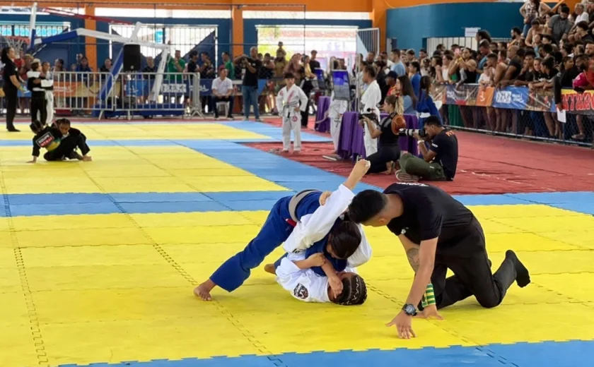 Alunas da rede municipal conquistam medalhas em competição de jiu-jitsu