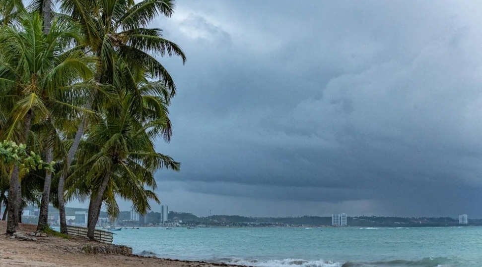 Alerta de temporais em AL: chuvas intensas e ventos fortes podem se estender até terça (31)