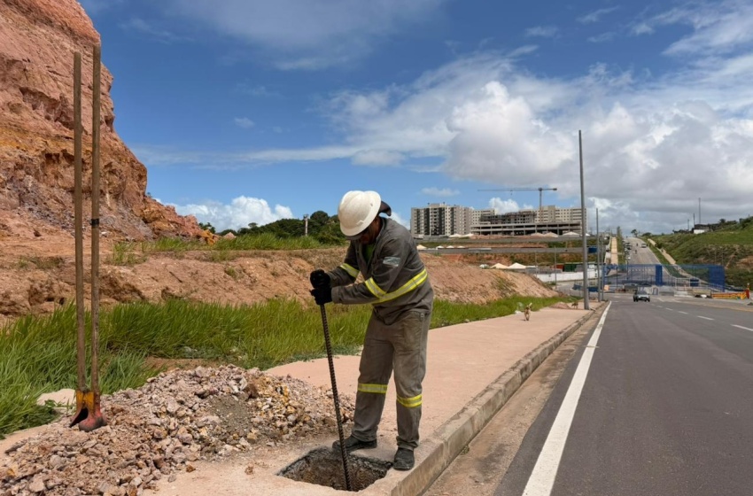 Prefeitura inicia rede de iluminação em nova avenida do bairro Cruz das Almas, Maceió