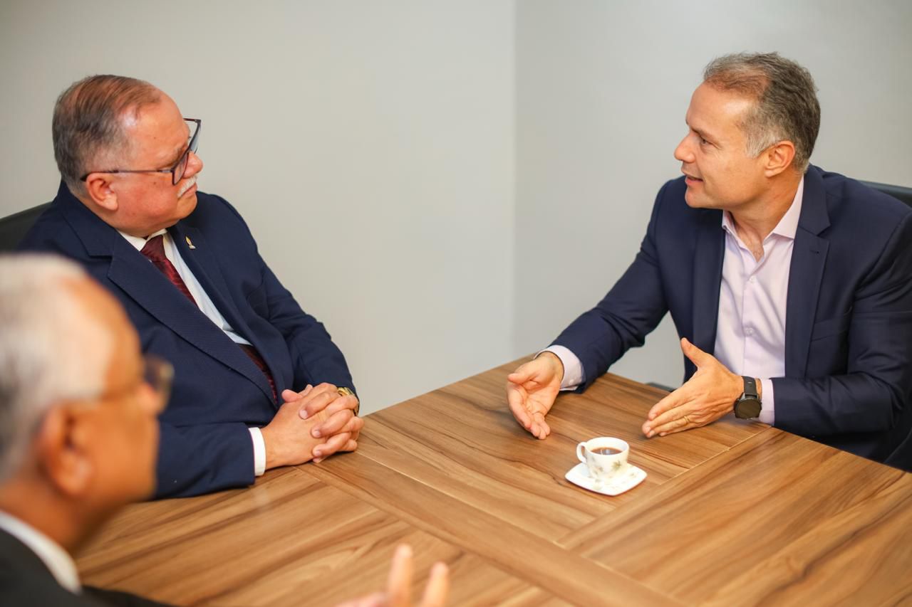 Renan Filho é recebido por liderança da Assembleia de Deus e destaca papel social da igreja em Alagoas