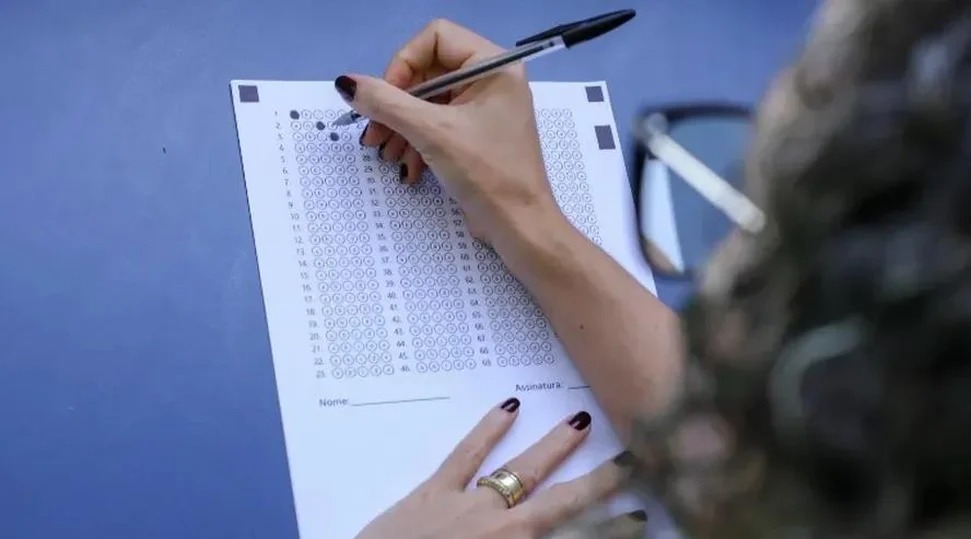 Colônia Leopoldina abre concurso com mais de 220 vagas e salários de até R$ 4 mil