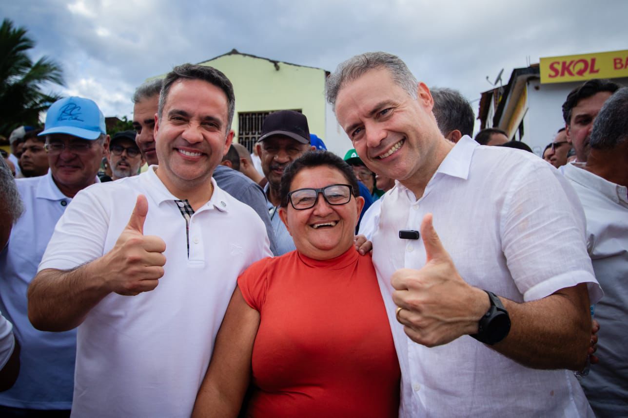 Recebido por multidão, Renan Filho exalta potencial da Ilha do Ferro