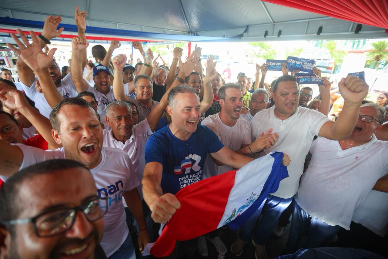 Murici recebe Renan Filho com festa em caravana pela Zona da Mata