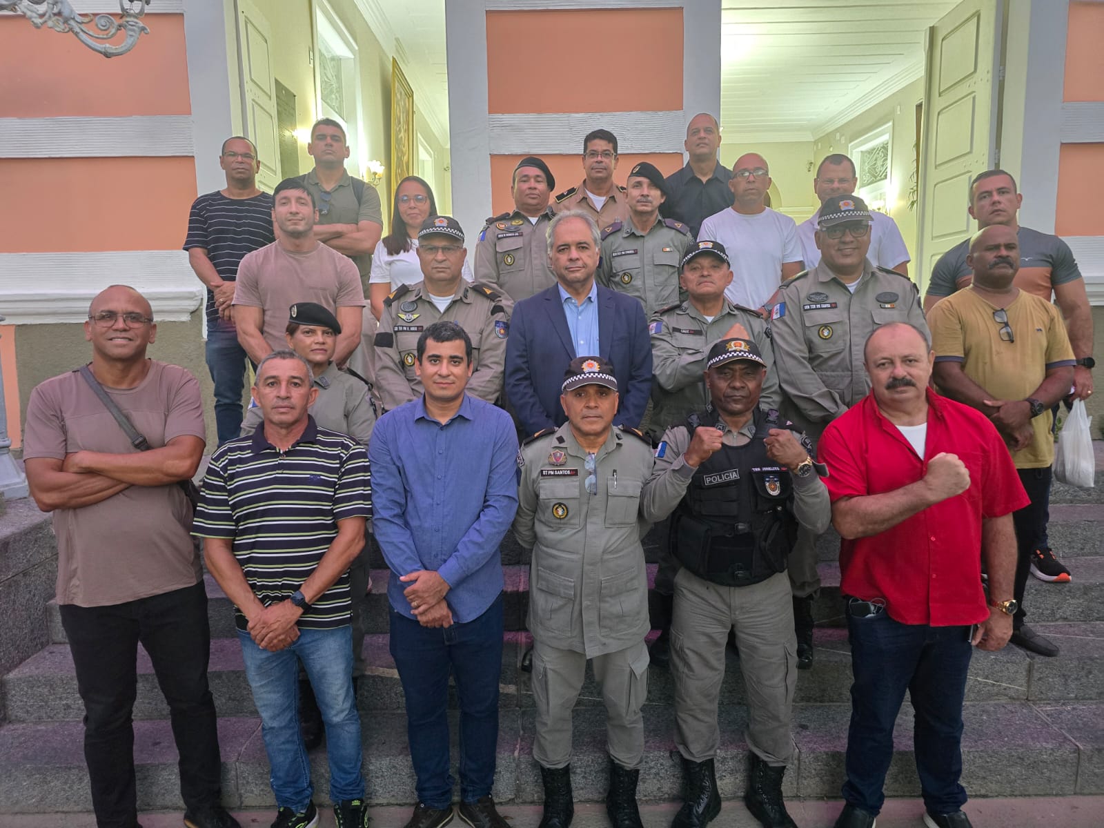 Silvio Camelo articula apoio de militares para avanço de projetos da PM e Corpo de Bombeiros