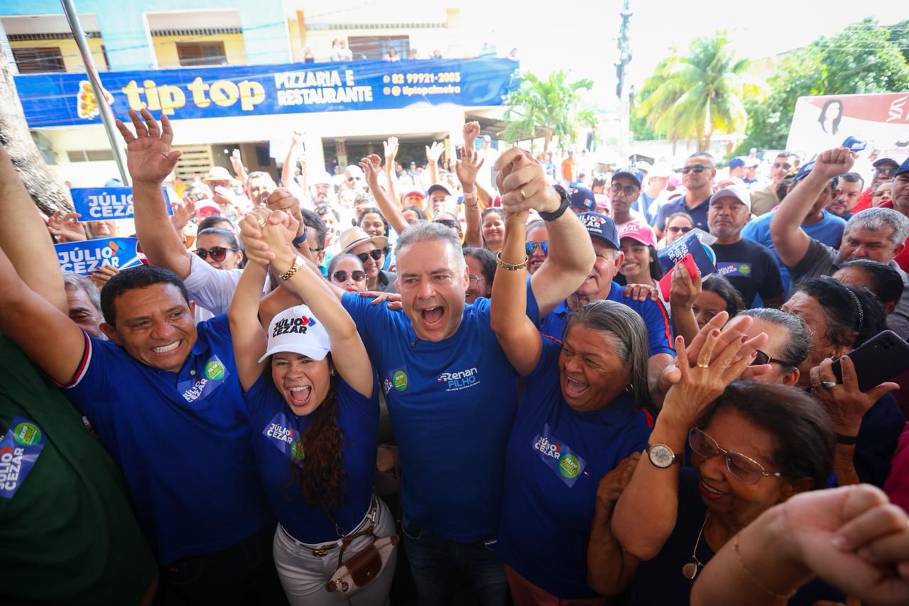 Caravana de Renan Filho mobiliza apoiadores no Agreste e Sertão