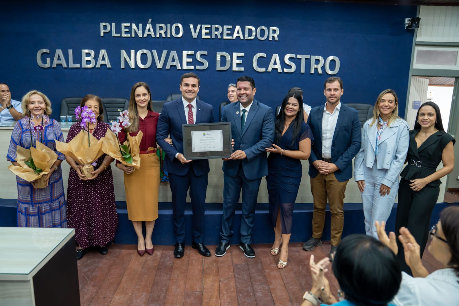 Allan Pierre concede homenagem a Alexandre Ayres na Câmara de Maceió