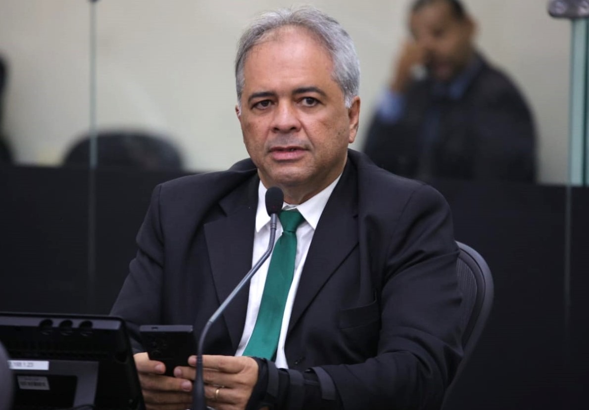 Líder do governo articula sessão para garantir votação da LDO até o dia 30