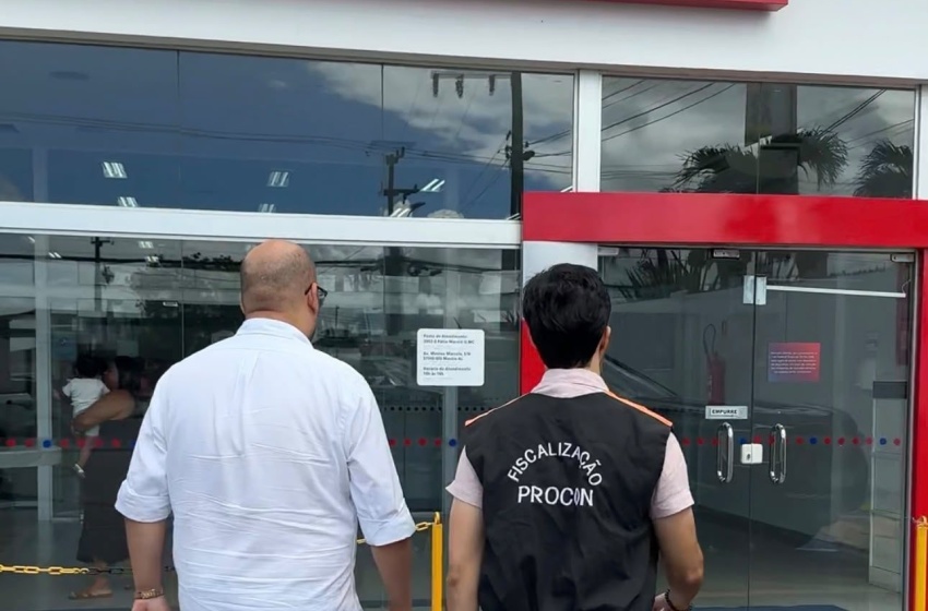 Procon Maceió autua três agências bancárias por descumprimento da lei do tempo de espera