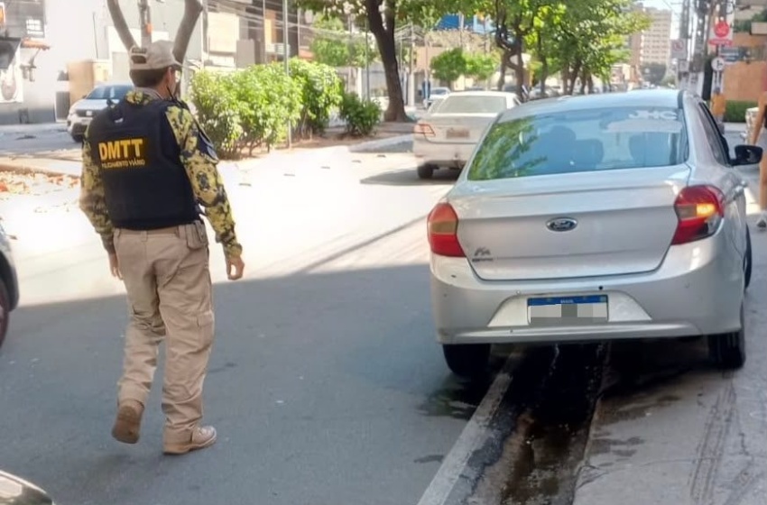 Motorista sem CNH é flagrado em carro irregular durante operação em Maceió