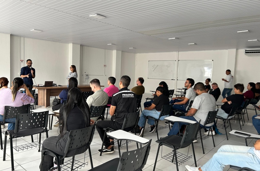 Semsc inicia uso de aplicativo para cadastro de ambulantes em Maceió