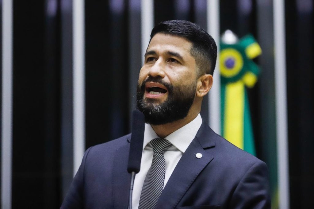 Comissão aprova projeto que amplia proteção a vítimas de violência