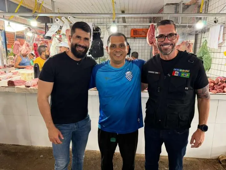 Leonardo Dias e Delegado Fabio Costa reforçam apoio aos comerciantes do Mercado da Produção