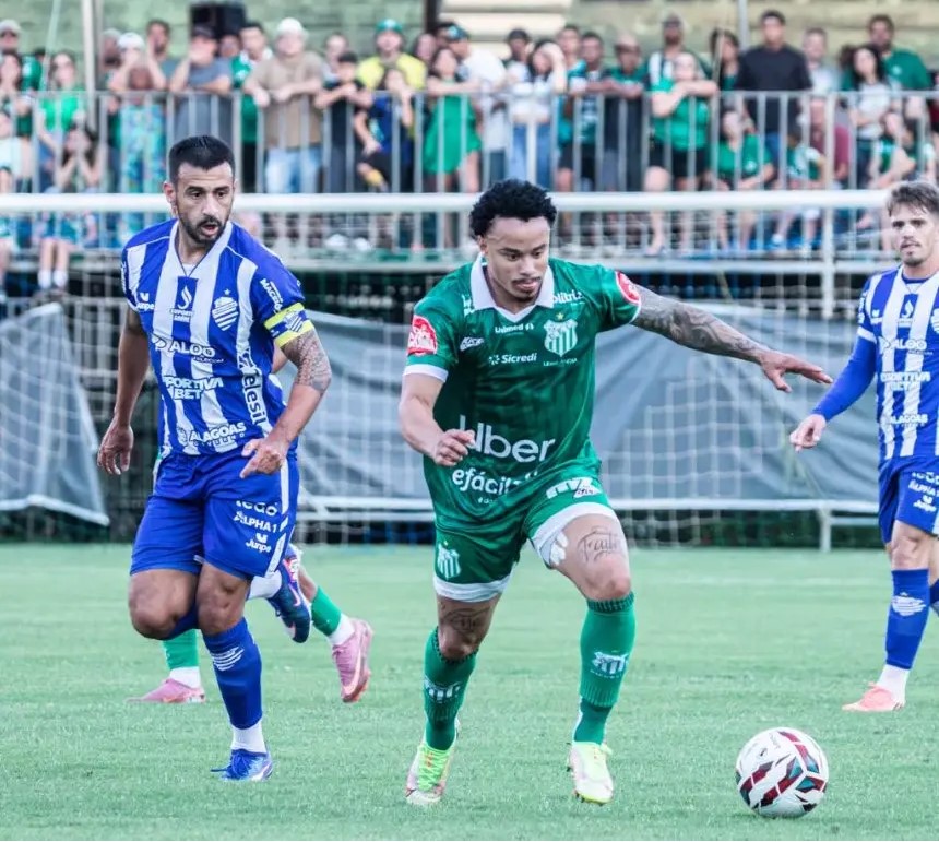 Uberlândia derrota CSA com gol de Tomas Bastos e abre vantagem na Série D