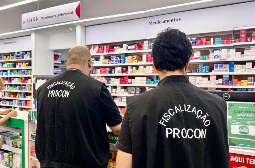Procon encontra produtos vencidos e irregularidades em farmácias de Maceió