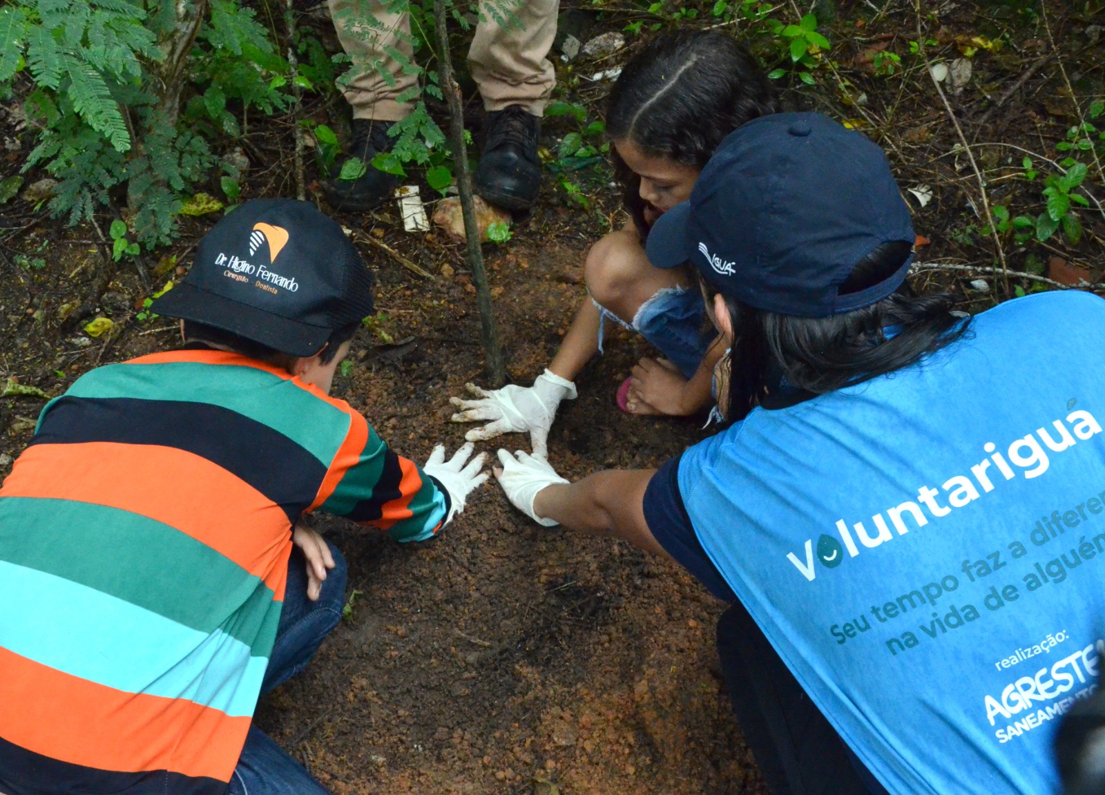 Conexão Voluntariguá da Agreste Saneamento leva educação ambiental e ações de acolhimento às comunidades da região