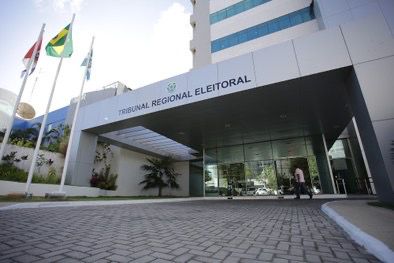 Justiça determina que JHC pare de veicular acusações falsas contra Renan Filho na TV