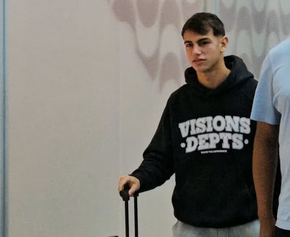 Joaquín Freitas desembarca no Rio e inicia trajetória rumo ao Flamengo