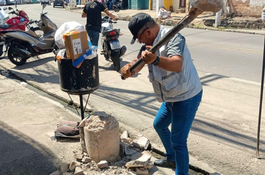 Semsc promove operação para retirada de obstáculos de calçadas no Barro Duro e Jacintinho