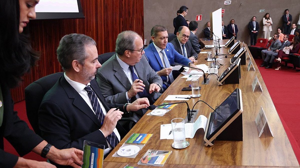 TSE assina digitalmente e lacra sistemas eleitorais que serão usados em outubro
