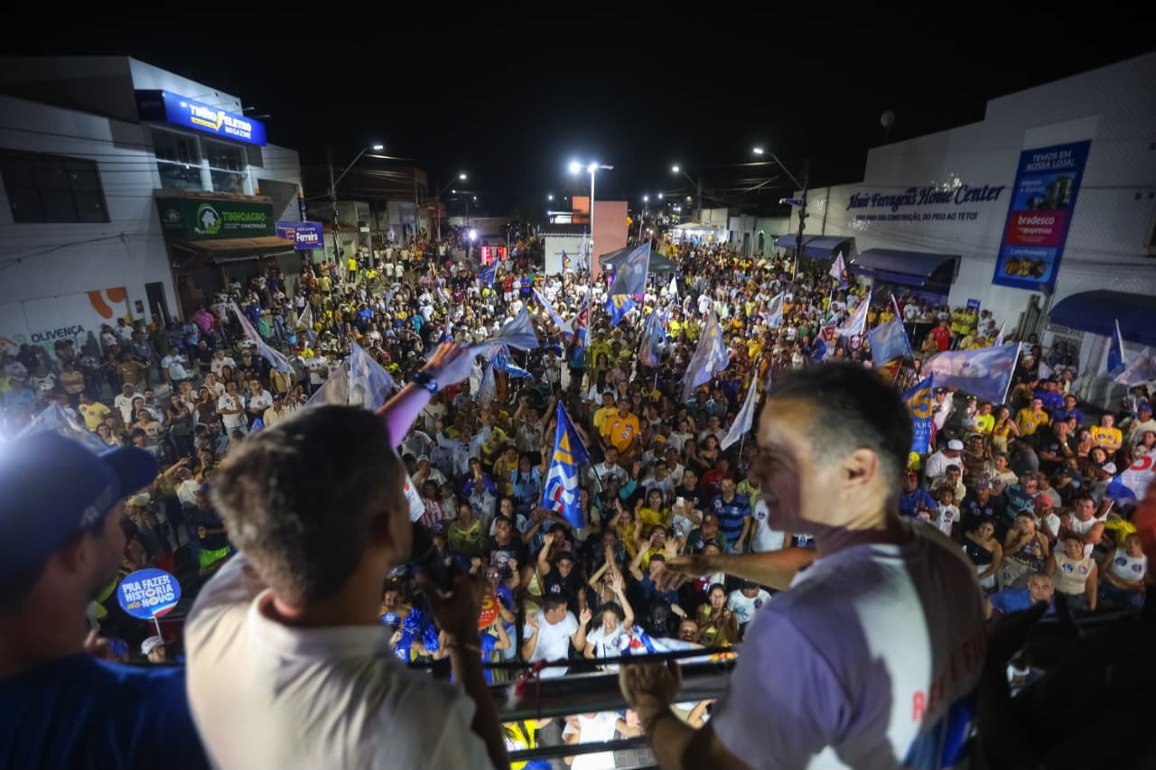 Mais de 5 mil pessoas fazem festa com Renan Filho em Olho d’Água das Flores