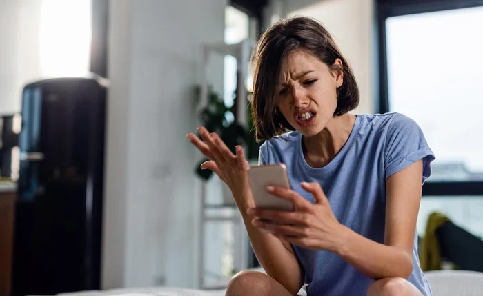 Cyberbullying e exposição nas redes acendem alerta para saúde mental