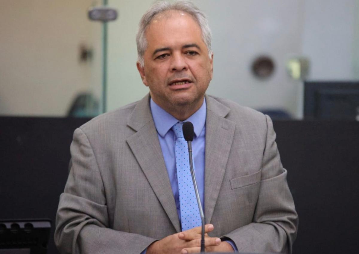 Silvio Camelo destaca lei que garante ciclovias em novas rodovias de Alagoas