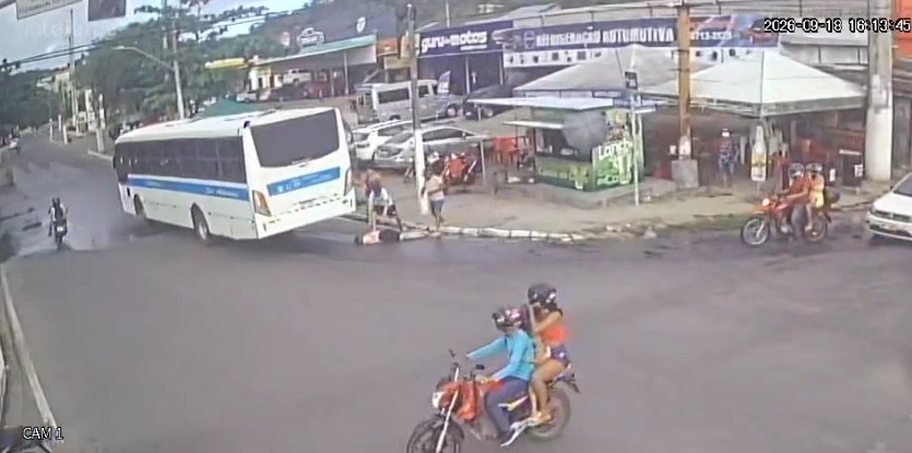 Mulher atropelada por ônibus após sofrer mal súbito morre no HGE, em Maceió
