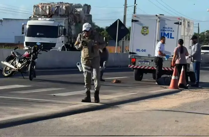 Homem morre após ser arremessado ao passar por quebra-molas na AL-110