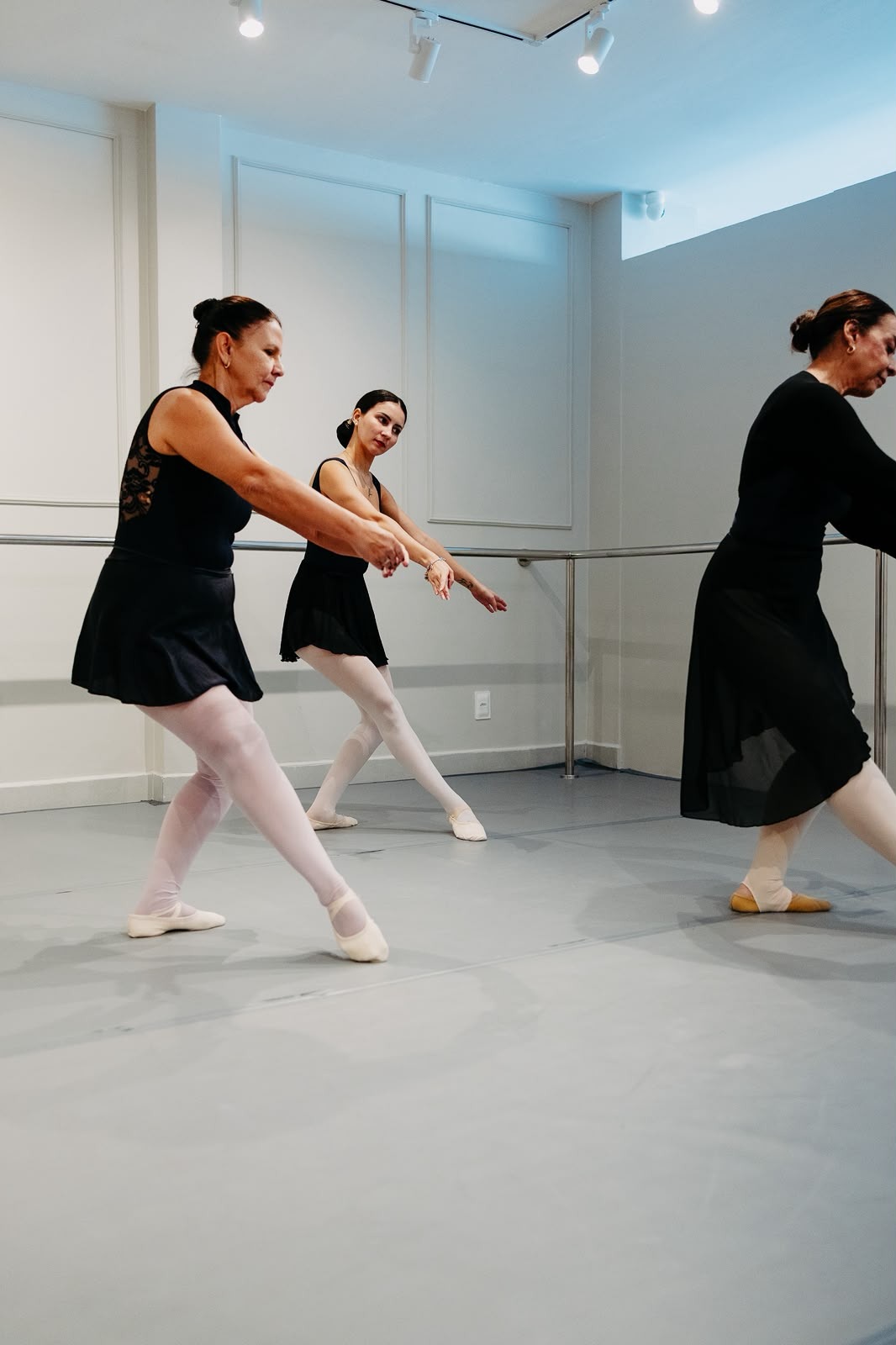 Academia de dança em Maceió cria turma para alunos com mais de 40 anos