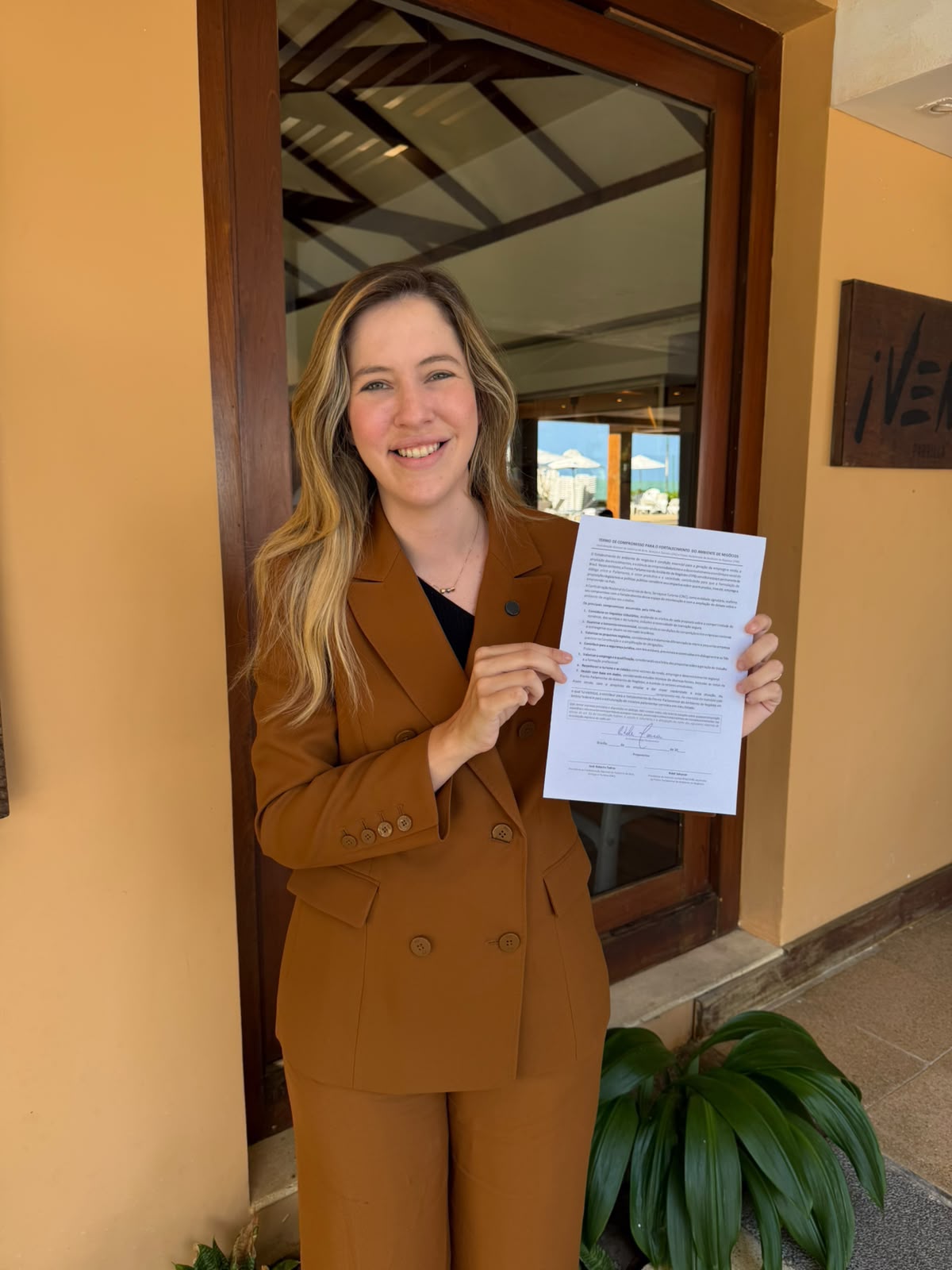 Cibele Moura assina termo de compromisso com setor produtivo para fortalecer empregos e negócios em Alagoas