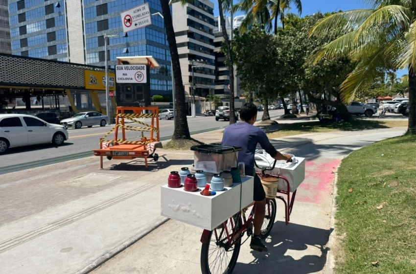 Controladores de velocidade são instalados na ciclovia da orla de Maceió