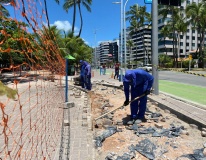 Prefeitura mantém serviços de manutenção em pontos da orla de Maceió