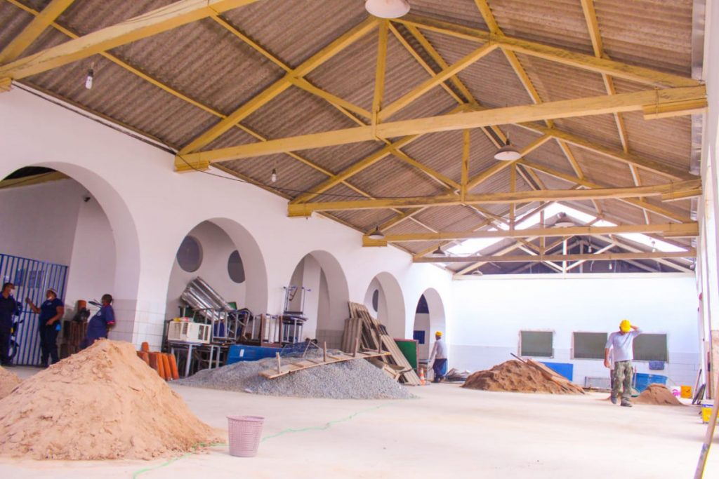 Escola em Fernão Velho passa por revitalização e será entregue nesta terça(14) a população