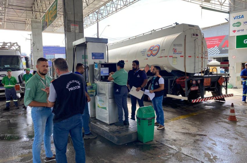 Em ação de fiscalização, Procon Maceió notifica postos de combustíveis