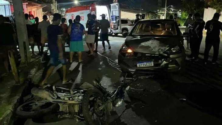Colisão entre carro e moto deixa jovem ferido em São Miguel dos Campos