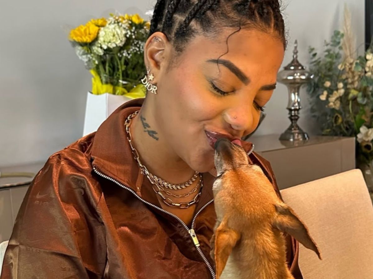 Ludmilla lamenta morte de cachorrinha de 18 anos